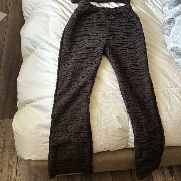 Two piece set - Picture 2 of 3